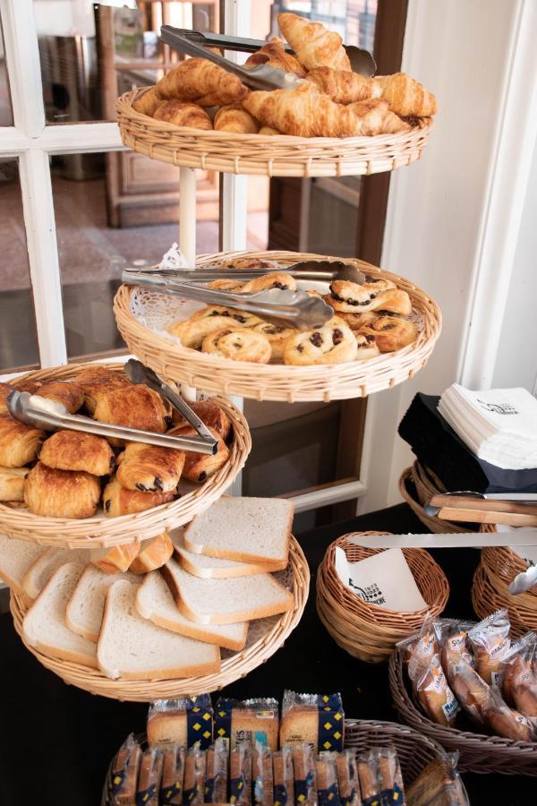 Le Continental Hotel Forges-les-Eaux